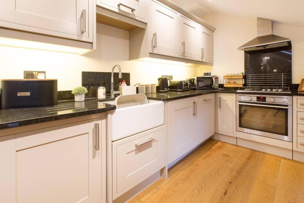 New Loos Cottage, Old School Court Stow-on-the-Wold المظهر الخارجي الصورة